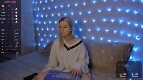 Snapshot of mailin_harrington chatting on 19, 12, 2024 Your kitty online show from 19, 12, 2024