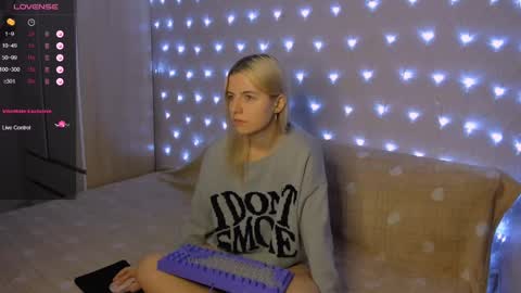 Snapshot of mailin_harrington chatting on 24, 12, 2024 Your kitty online show from 24, 12, 2024