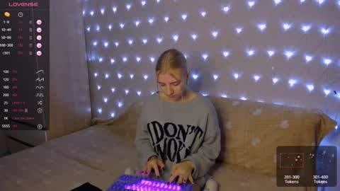 Snapshot of mailin_harrington chatting on 15, 1, 2025 Your kitty online show from 15, 1, 2025