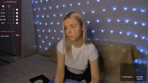 Snapshot of mailin_harrington chatting on 1, 3, 2025 Your kitty online show from 1, 3, 2025