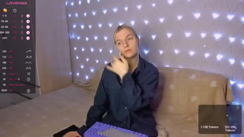 Snapshot of mailin_harrington chatting on 2, 3, 2025 Your kitty online show from 2, 3, 2025