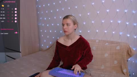 Snapshot of mailin_harrington chatting on 8, 3, 2025 Your kitty online show from 8, 3, 2025