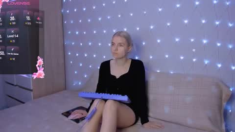 Snapshot of mailin_harrington chatting on 11, 9, 2025 Your kitty online show from 11, 9, 2025