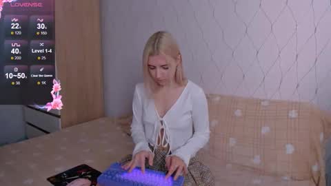 Snapshot of mailin_harrington chatting on 16, 10, 2025 Your kitty online show from 16, 10, 2025