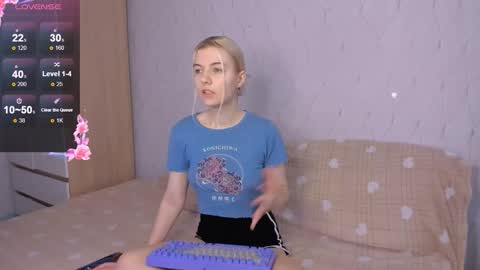 Snapshot of mailin_harrington chatting on 26, 10, 2025 Your kitty online show from 26, 10, 2025