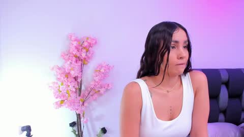 Snapshot of maily_zans chatting on 4, 4, 2026 Maily online show from 4, 4, 2026