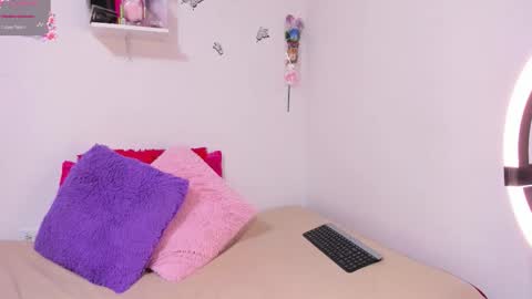 Snapshot of mailyn_bakerrr chatting on 26, 3, 2026 mailyn bakerrr online show from 26, 3, 2026