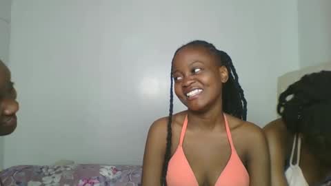 Snapshot of maira_luv1 chatting on 16, 12, 2025 maira luv1 online show from 16, 12, 2025