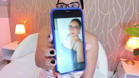 Maria  conexion 1030 pm to 5 am colombia online show from 23, 5, 2026