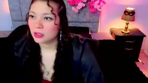 Snapshot of maite_stone1 chatting on 11, 10, 2025 MAITE STONE1 online show from 11, 10, 2025