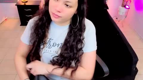 Snapshot of maite_stone1 chatting on 23, 10, 2025 MAITE STONE1 online show from 23, 10, 2025