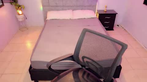 Snapshot of maite_stone1 chatting on 2, 12, 2025 MAITE STONE1 online show from 2, 12, 2025