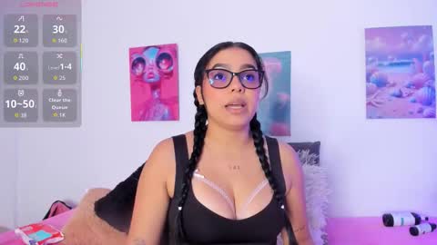 Snapshot of maithe_022 chatting on 17, 12, 2025 mai online show from 17, 12, 2025