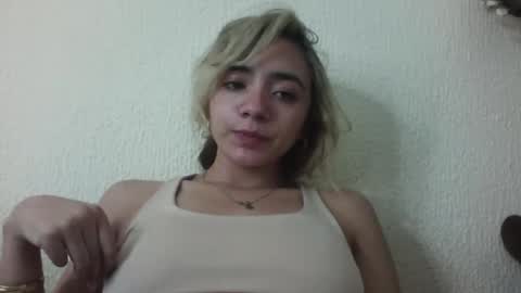 majo_gomezz online show from 6, 11, 2025