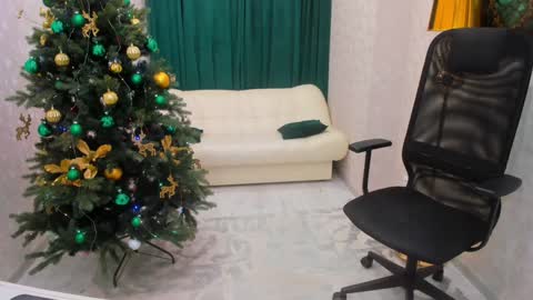 Snapshot of make_love_1 chatting on 24, 12, 2024 Chloe online show from 24, 12, 2024