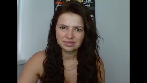 make_mesmile online show from 13, 9, 2025