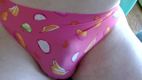Snapshot of makemeplease89 chatting on 28, 4, 2026 makemeplease89 online show from 28, 4, 2026