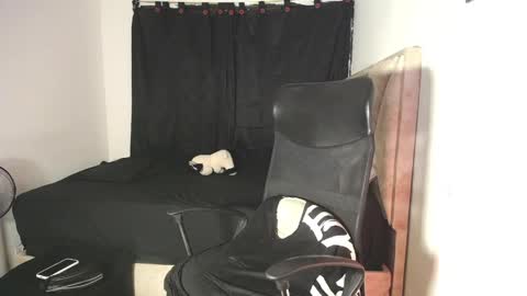 Snapshot of male_ref chatting on 4, 4, 2026 male_ref online show from 4, 4, 2026