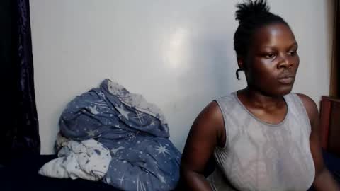 Snapshot of malia_latifa chatting on 19, 4, 2026 lati online show from 19, 4, 2026