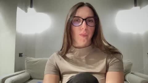 malina568708 online show from 12, 2, 2025