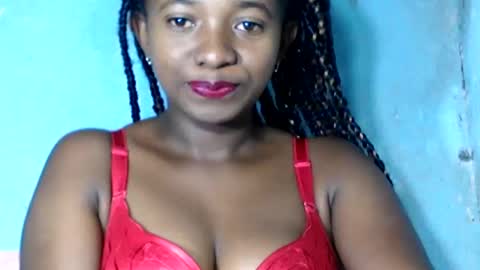 Snapshot of malinah01 chatting on 13, 12, 2024 malinah01 online show from 13, 12, 2024