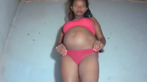Snapshot of malinah01 chatting on 21, 10, 2025 malinah01 online show from 21, 10, 2025