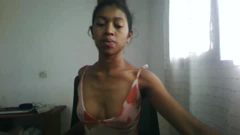 Snapshot of malluna4 chatting on 25, 3, 2026 Malluna online show from 25, 3, 2026