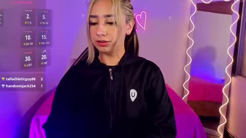 Malory  online show from 23, 11, 2025