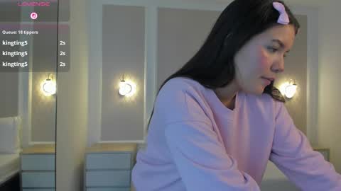 Snapshot of malu_03x chatting on 18, 10, 2025 M A L U online show from 18, 10, 2025