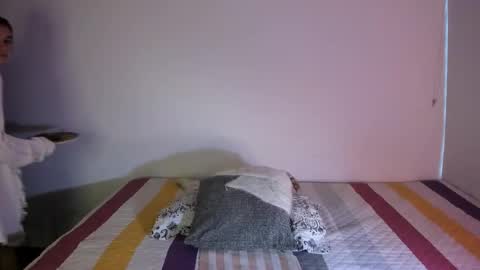 instagram  nueela   online show from 29, 11, 2025