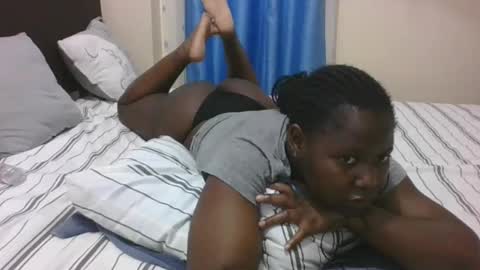 mamasita2023 online show from 5, 3, 2025