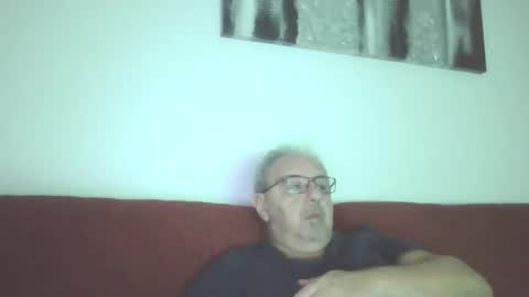Snapshot of mambow99 chatting on 2, 3, 2025 OLDMANFREE online show from 2, 3, 2025