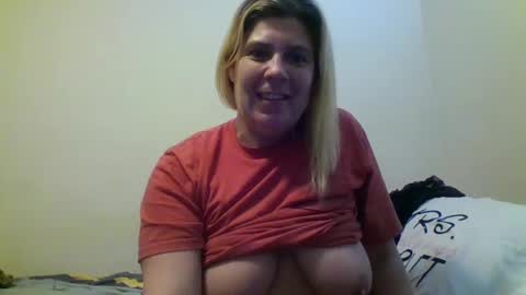 Snapshot of mandilube39 chatting on 20, 12, 2024 mindy22 online show from 20, 12, 2024