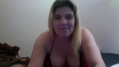 Snapshot of mandilube39 chatting on 21, 12, 2024 mindy22 online show from 21, 12, 2024