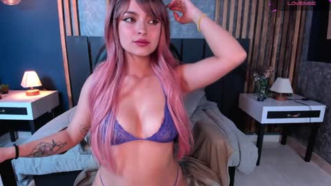 Snapshot of mandy_collins_ chatting on 4, 1, 2025 Mandy online show from 4, 1, 2025