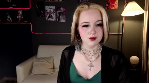 Snapshot of mandy_torres chatting on 11, 4, 2026 Luna online show from 11, 4, 2026