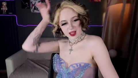 Snapshot of mandy_torres chatting on 19, 4, 2026 Luna online show from 19, 4, 2026