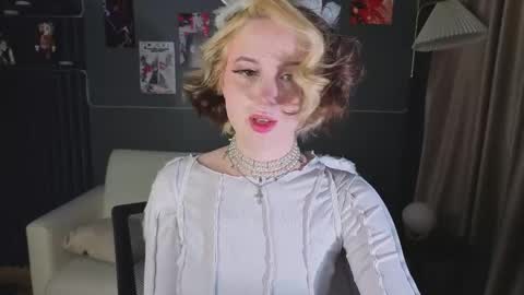 Snapshot of mandy_torres chatting on 26, 4, 2026 Luna online show from 26, 4, 2026