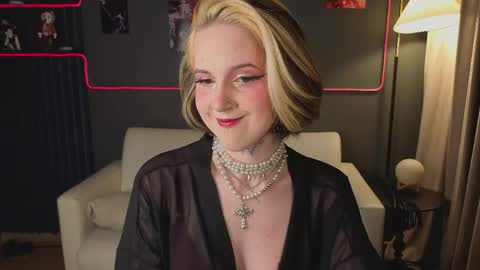 Snapshot of mandy_torres chatting on 2, 5, 2026 Luna online show from 2, 5, 2026