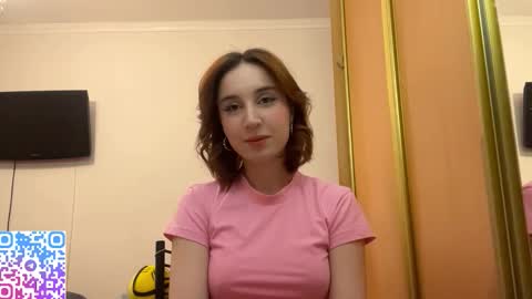 Snapshot of mandykarth chatting on 15, 12, 2025 Mia online show from 15, 12, 2025