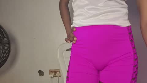 Snapshot of mandymia chatting on 4, 12, 2025 mandymia online show from 4, 12, 2025