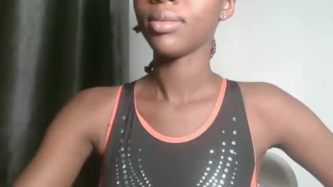 Snapshot of mandymia chatting on 16, 12, 2025 mandymia online show from 16, 12, 2025