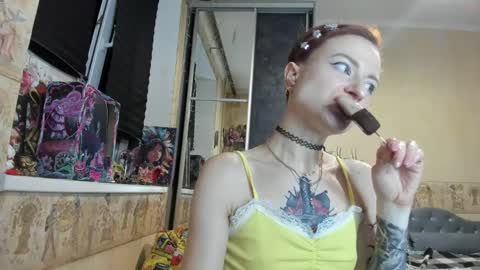 Snapshot of mandyshine chatting on 17, 5, 2026 Mandy online show from 17, 5, 2026