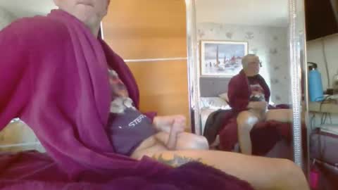 Snapshot of mangomann chatting on 21, 11, 2025 mangomann online show from 21, 11, 2025