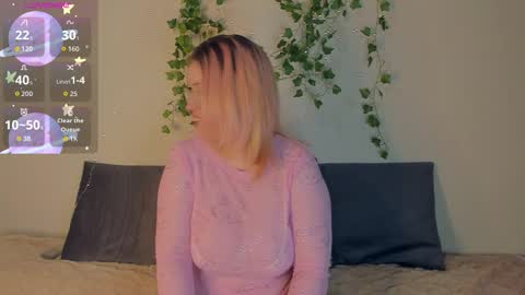 manic_pixie_ online show from 13, 9, 2025