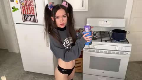 Snapshot of manicpixiedreamfrog chatting on 19, 3, 2026 manicpixiedreamfrog online show from 19, 3, 2026