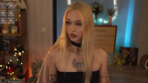 Snapshot of manifreyja chatting on 8, 4, 2026 Amelie online show from 8, 4, 2026