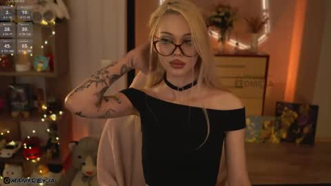 Snapshot of manifreyja chatting on 12, 4, 2026 Amelie online show from 12, 4, 2026