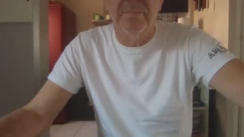 manngrossbite online show from 6, 2, 2025