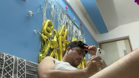 Snapshot of manu2704 chatting on 30, 10, 2025 sexy boy online show from 30, 10, 2025